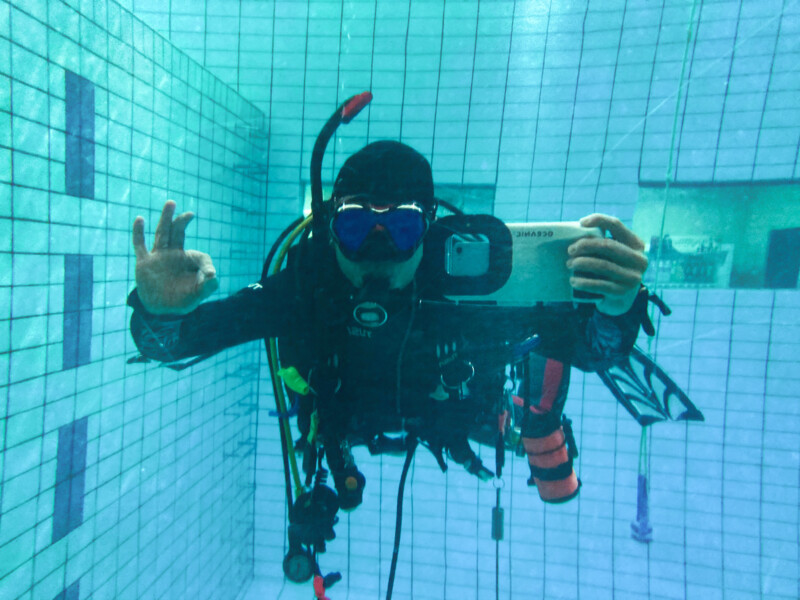 プールダイビング ＆ Oceanic+ iPhone用ハウジングを水中で使ってみました♪